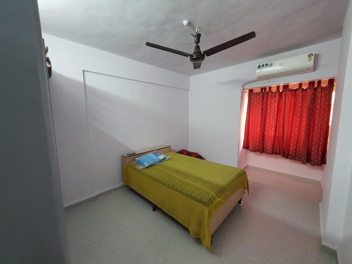 Green Field interior 26